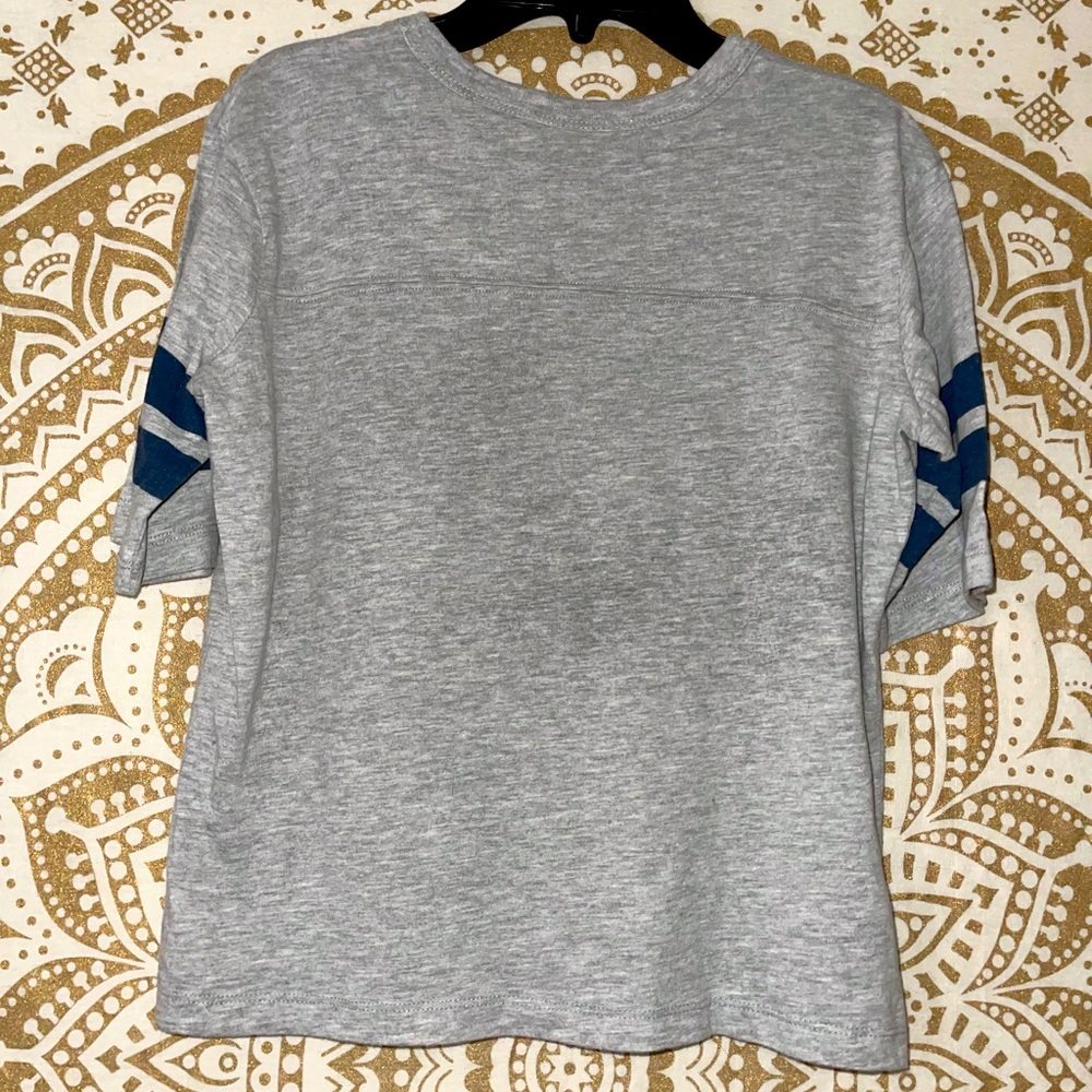 “DISNEY” MICKEY MOUSE GRAY CROPPED SHORT SLEEVED TOP, ONLY WORN TWICE, LADIES XS - Picture 5 of 6